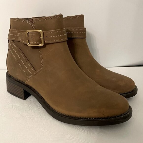 Clarks Brown Maye Buckle Leather Ankle Boots Booties Size 7.5 bin 3D - Picture 1 of 8